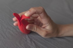 Recenze Vibr&aacute;toru Calexotics Red Hot Fury